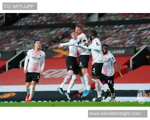 世界杯激战AC米兰与曼联平局红牌争议引发全场热议分析