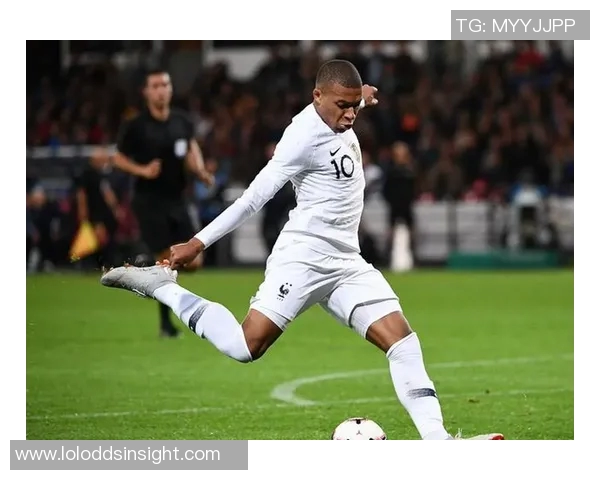 西甲惊天逆转巴黎圣日耳曼5-1战胜那不勒斯引发全场狂欢