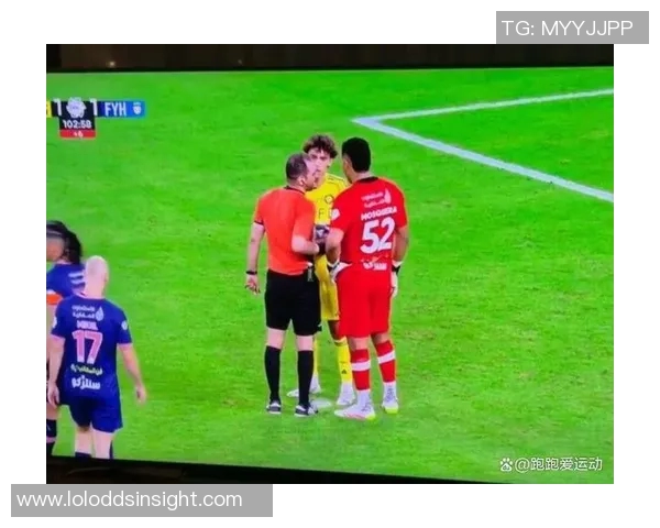 国王杯精彩对决AC米兰3-0战胜曼城引发争议判罚全场沸腾